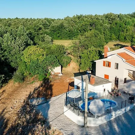 Apartment Casa Paradiz *